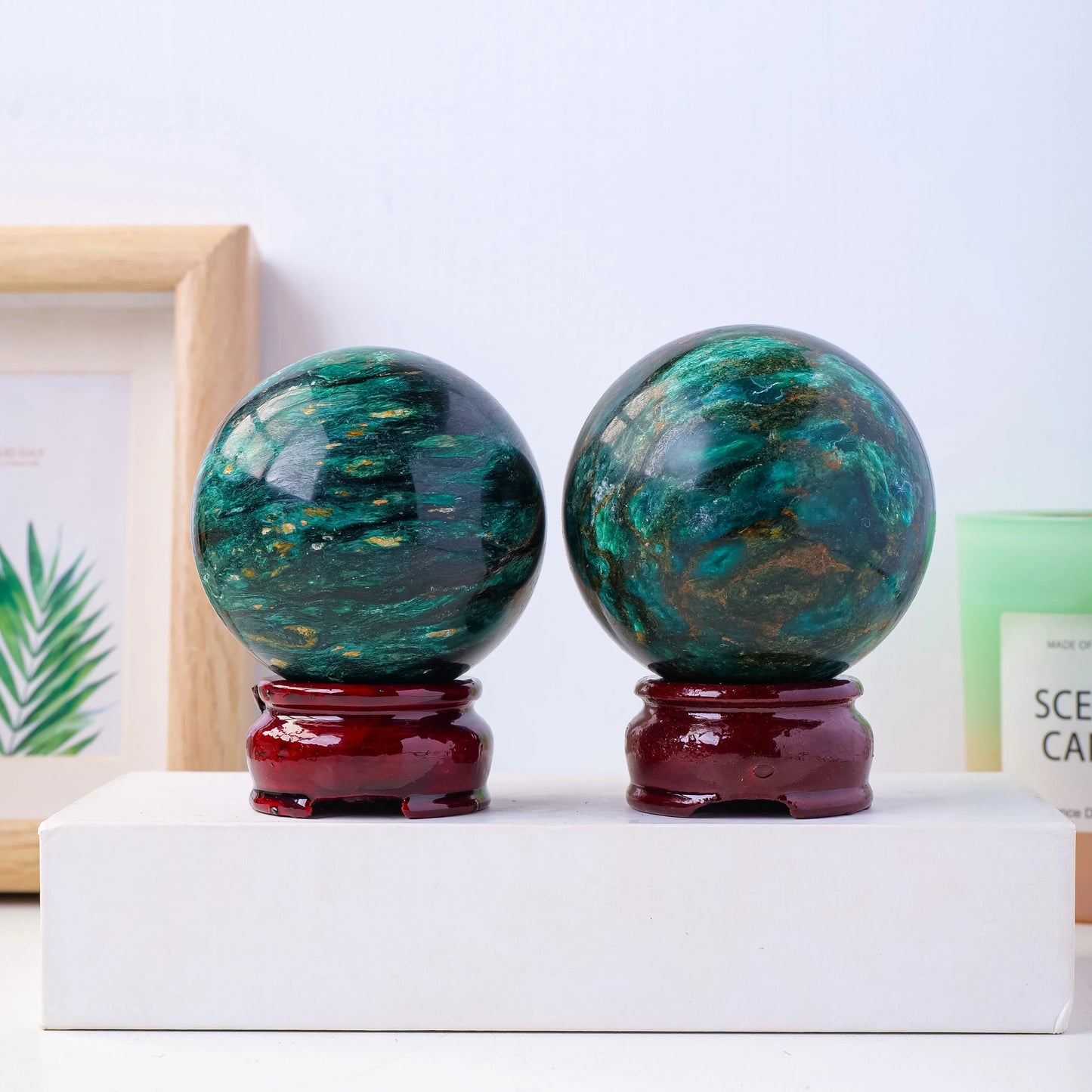 Newest Arrival Natural Crystal Balls Bulk Reki Healing Stones Green Mica Sphere for Decoration