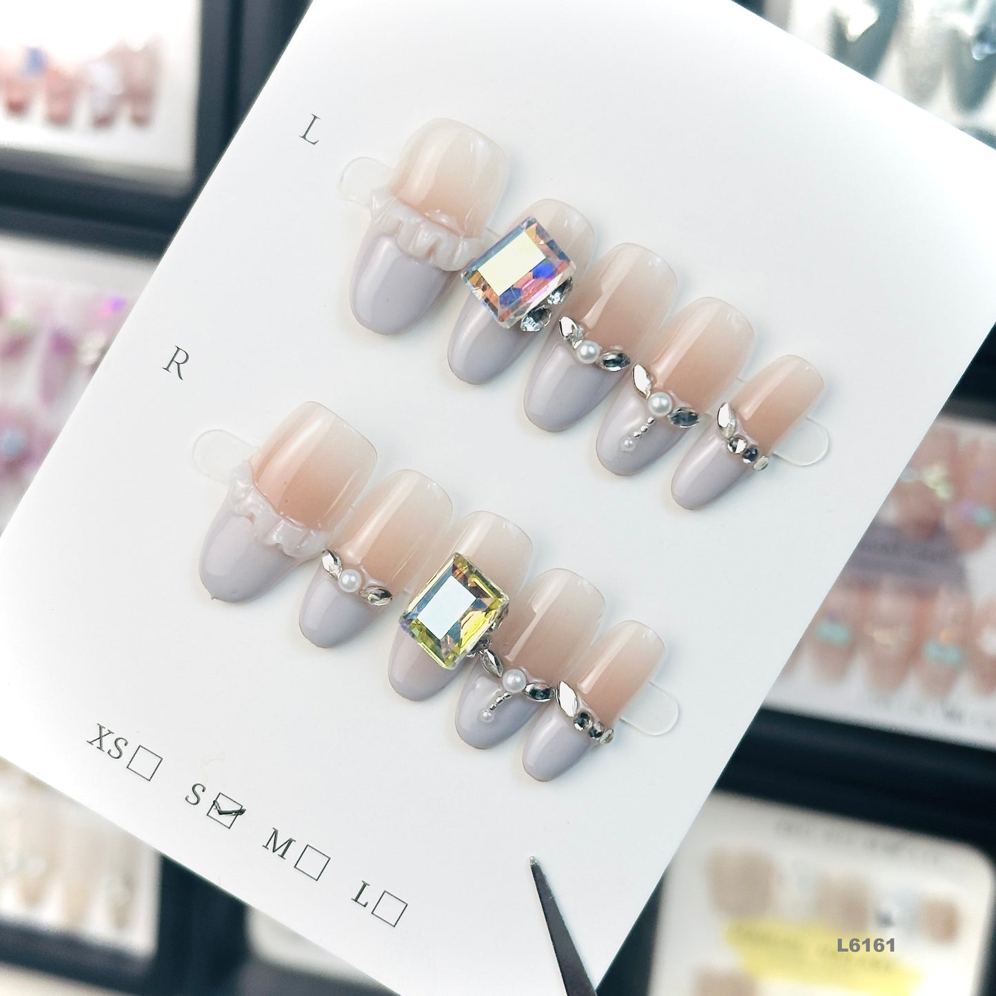 L6161   press on nails