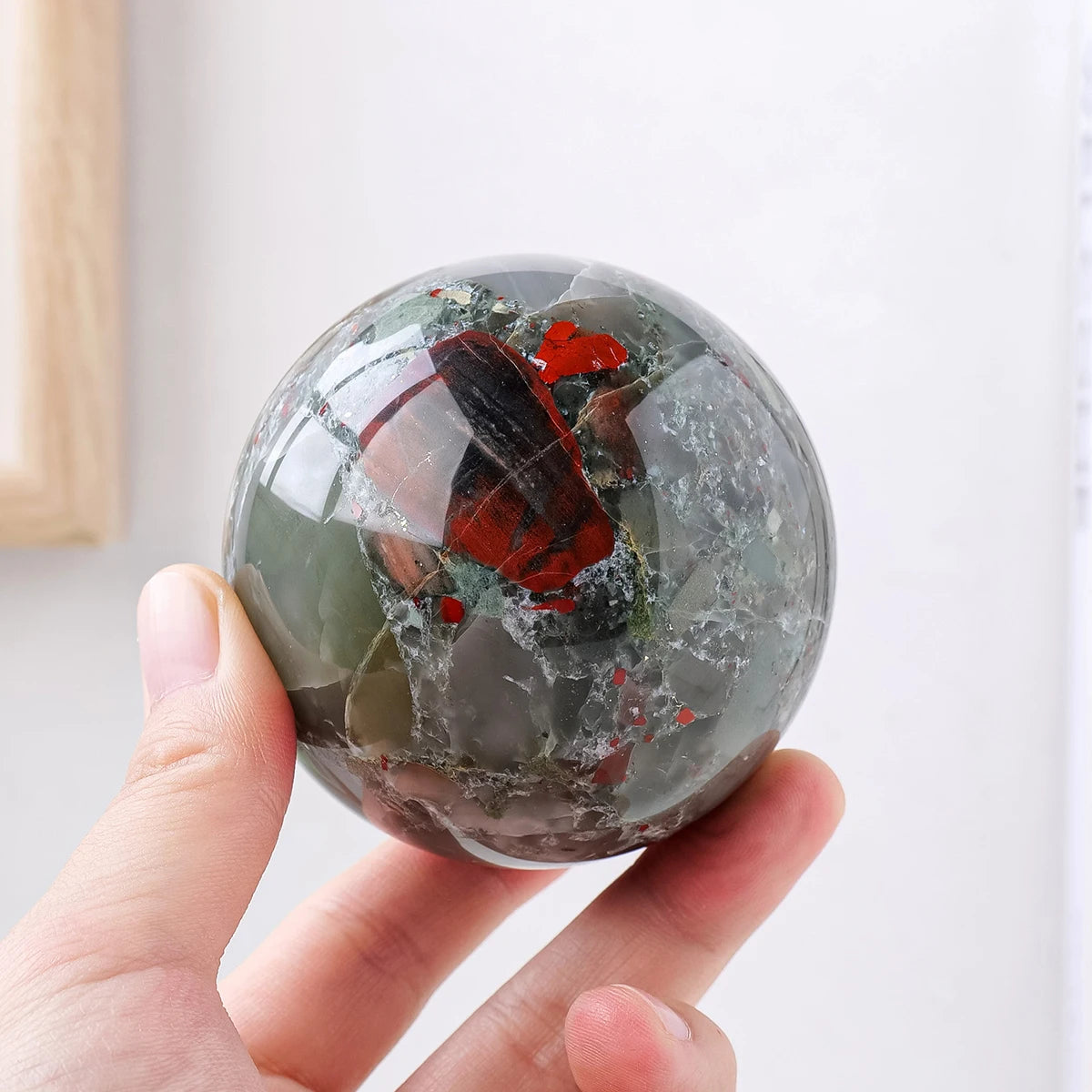 Wholesale Natural Relief Crystal Ball African Blood Stone Sphere Crystal Crafts Decoration